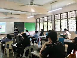 Posted by kolej tingkatan enam sri istana at 6:14 am no comments: Astro Radio News On Twitter Welcome Back Students More Than Half A Million Form 5 And Upper Form 6 Students Begin Classes Today In The First Phase Of The Reopening Of Schools