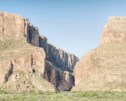 Even if you never got out of your car, this is still one of the best experiences in the park. Rio Grande Fluss Fliesst Durch Santa Elena Canyon Auf Dem Ross Maxwell Scenic Drive In Big Bend National Park Texas Der Fluss Ist Die Grenze Zwischen Den Usa Und Mexiko Lizenzfreie Fotos