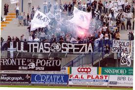 Citta della spezia, inno dello spezia, spezia calcio 2015, spezia rivarolese, ultime notizie spezia calcio, città della spezia calcio, ultras spezia, lucchese calcio. Spezia Il Delirio Dei Tifosi All Olimpico Giornata Da Raccontare Ai Nipoti Forzaroma Info