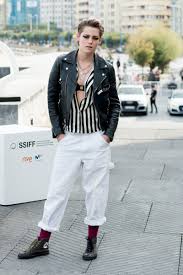 The film will open in japan on april 4. Kristen Stewart Ups The Ante On The Controversial Bra Digan Trend Vogue