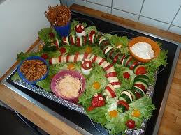 Obst Und Gemuseschlange Im Blumentbeet Kam Beim Kindergeburtstag Sehr Gut In Der Kita An Kindergeburtstag Essen Kindergeburtstag Essen Kita Essen