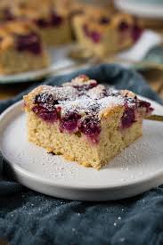 Die sauerkirsche oder auch weichsel genannt, ist hierzulande in alten getrocknete sauerkirschen bereichern fruchtmischungen, müslis und viele weitere köstlichkeiten. Saftiger Kirsch Sandkuchen Nach Mamas Rezept Einfach Malene