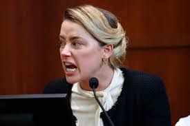 Kerry Wakefield's Instagram, Twitter & Facebook