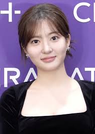 Soo Min's Instagram, Twitter & Facebook