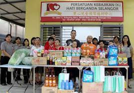49 ziyaretçi tarafından persatuan kebajikan oku hati berganda selangor'de çekilen bütün 2fotoğrafa bak. More Care Bags Reach The Needy Nalanda Buddhist Society
