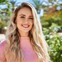 Victoria Schulz's Instagram, Twitter & Facebook