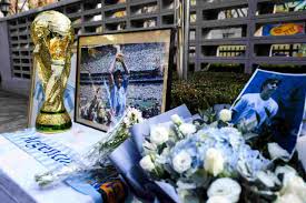 La copa de la liga profesional de fútbol argentino 2020, altresì conosciuta come copa de la liga profesional 2020 e ribattezzata ufficialmente, dal 25 novembre 2020, copa diego armando maradona, è stata una coppa nazionale calcistica argentina, nonché primo torneo ufficiale organizzato dalla neonata liga profesional de fútbol argentino, organo interno all'afa, che ha soppiantato la. Maradona L Argentina Gli Dedica Una Coppa In Suo Nome