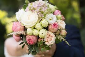 Schenkt erinnerungen und ein wunderbares andenken an eine wunderschöne hochzeit! Der Preis Fur Den Blumenstrauss Den Die Eltern Bei Der Hochzeit Erhalten Betragt 5 000 Yen Bilder Und Geschenke Nach Marktpreis Elterngeschenke Fur Hochzeitsempfange