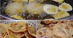 Kelapa 1 buah (sebaiknya pilih yang tidak terlalu tua dan tidak terlalu muda, lalu diparut). Resepi Rempeyek Kacang Tanah Amp Ikan Bilis Bahan Bahan 1 Bungkus Tepung Beras Gunakan Tepung Beras Cap 1 Ekor Gajah Atau Te Food Recipes Food And Drink