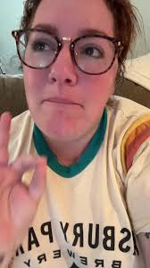 Please, I beg of you. #booktok #romancebooks #bookcovers