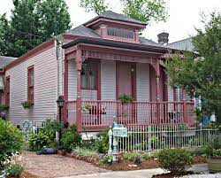 Long Reach Hedge Trimmers Are In Huge Demand Because People Are Interested In Covering Their Homes And Pr Le Quartier Francais Nouvelle Orleans Maison Du Monde