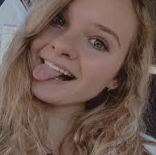 Sharon Olney's Instagram, Twitter & Facebook