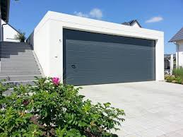 Discover manly wall colors and designs. Grossraumgarage Mit Sektionaltor In Farbe Anthrazitgrau Modern Garage Stuttgart Von Martin Hofer Fertiggaragen Houzz