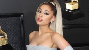 Grande arrivent dans un magazin de piccadilly circus. Pourquoi Les Producteurs De The Voice Pensent Que L Ajout D Ariana Grande A La Serie Sera Revolutionnaire Journal Du Neame