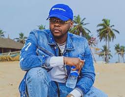 In a post on his official facebook page, kizz daniel revealed that he recently welcomed triplets, but one of the boys died 4 days after birth. Kizz Daniel Reportedly Moves Into His New Mansion