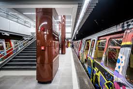 Cea mai avantajoasă ofertă începe de la 50.500 eur. Peron Statia De Metrou Straulesti Bucurestiul Meu Drag