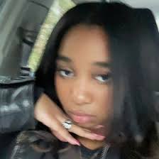 Isabelle John (isabellezjohn)