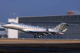 Street Artist Retna Gets Some Tail As He Hand Paints A 60 Million Vista Jet If It S Hip It S Here Private Aircraft Aircraft Jet