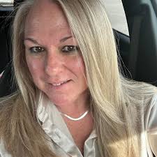 This is me and my daughter Mandy. I lost her in March of 2021. We were best  friends, she always knew how to make me laugh. I haven't laughed like that  since