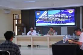 TRIBRATA – Polsek Tareran Gelar Jumat Curhat di Desa Tumaluntung Satu