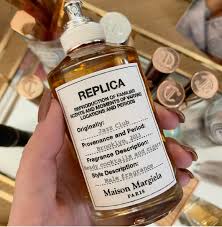 This perfume brims with the sweet notes of opened cigar boxes, old leather bar stools, and fine aged liquor. Maison Margiela Replica Jazz Club