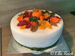 Herbsttorte Mit Laub Und Kurbis Kuchen Mit Fondant Backen Backrezepte