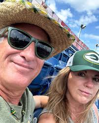 Becky Bauer (@rebeccalbauer) • Instagram photos and videos