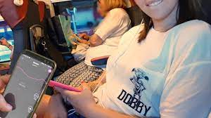 Il mio amico controlla il mio dildo bluetooth sul treno finchè io… | Free  Porn Videos & Sex Movies - Porno, XXX, PornTube - Porn.co