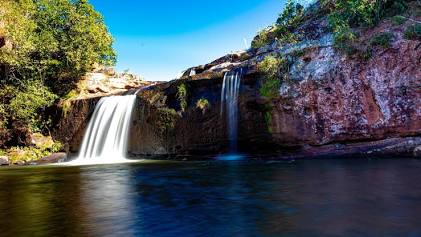 A refrescante Cachoeira do Sonho, gerada com IA
