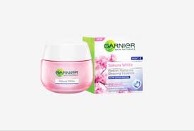 Bandingkan harga produk kosmetik dan skincare garnier terkini di priceprice.com. 9 Produk Garnier Sakura White Untuk Mendapatkan Kulit Cerah Glowing Bukareview