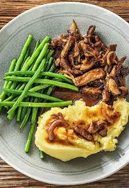Steakstreifen In Thymiansosse Rezept Hellofresh Rezept Buschbohnen Rezept Rindfleisch Kochen Kartoffelstampf
