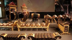 Asal, Contoh Alat Musik Gamelan & Cara Memainkannya – Gramedia Literasi