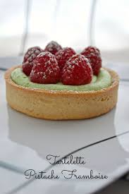 Tartelette Pistache Framboises Caramel Chocolat Bonjour Un Brin De Printemps N Est Pas De Refus Je Pense Q Patisserie Recettes Sucrees Recette Dessert
