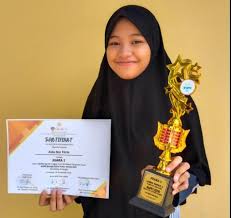 Hubungi 085726812303 lihat katalog klik di sini. Berawal Dari Kagum Dengan Para Penghafal Al Qur An Aida Kini Bisa Hafal 7 Juz Kumparan Com