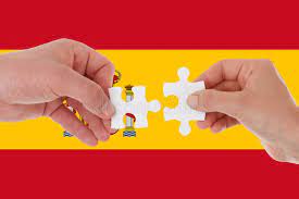 La primera estrena una operación triunfo destinada a concursantes que viven en españa pero provienen de otros países, y que nos dará a conocer esa otra españa multicultural que ha crecido. Spanische Flagge Integration Einer Multikulturellen Gruppe Junger Menschen Stockfoto Bild Von Ethnisch Geschaft 149687458