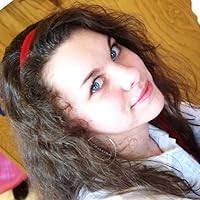 Lisa Pickle's Instagram, Twitter & Facebook