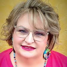 Donna Runnels's Instagram, Twitter & Facebook