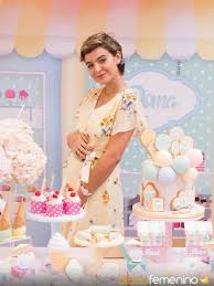 El baby shower es un evento donde toda la familia celebra la llegada de un nuevo integrante a la familia. Ideas De Looks Comodos Y Chic Para Ir A Un Baby Shower Como Invitada