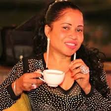 BIOGRAPHIE-MPANAKANTO-RIVERA))) Anisany mpanakanto malagasy tena manana ny  maha izy azy tokoa i Rivera eo @ tontolon'ny zava-kanto no resahana. Tena  hainy mihitsy mampifangaro ireo gadon-kira mafana (tropicale) sy ny  malefaka (slow). Noho