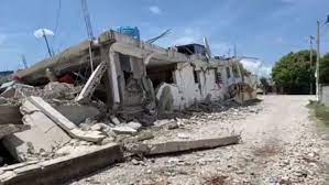 Il était 8h30, heure locale, lorsqu'un tremblement de terre de magnitude 7.2 a secoué le pays, selon le centre américain de sismologie. Maahjxpbbgmaqm