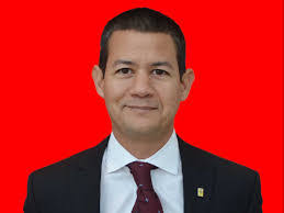 Chris Meza's Instagram, Twitter & Facebook