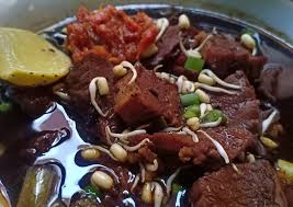 Nasi rawon sangat terkenal namun bagaimana cara buat masakan rawon ini. Resep Rawon Daging Sedap Resep Enyak