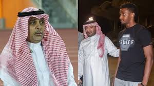 أما بالنسبة لإمكانية مشاركة الاعب معتز تمبكتي وخاصة بعد قيامة بإجراء عملية جراحية، فقد قال بهذا الخصوص بأن اللاعب خضع لعلاج فترة طويلة ويحتاج فترة للعودة. Ø±Ø¦ÙŠØ³ Ø§Ù„ÙˆØ­Ø¯Ø© Ø§ØªØ­Ø§Ø¯ Ø¬Ø¯Ø© Ø®Ø·Ù Ù„Ø§Ø¹Ø¨Ù†Ø§ Ø¨Ø·Ø±ÙŠÙ‚Ø© Ù…Ù„ØªÙˆÙŠØ©