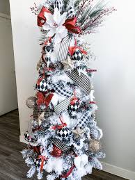 Blackchristmastreeideas In 2020 White Christmas Trees Black Christmas Trees Christmas Tree Themes