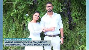 A artista decidou optar por um novo look antes de seu casamento com guilherme militão, que acontecerá em vargem grande, zona oeste do rio, . Viviane Araujo E Guilherme Militao Se Casam Em Cerimonia Intima Balanco Geral R7 Hora Da Venenosa