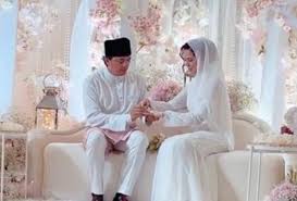 Birthday, bio, family, parents, age, biography, born (date of birth) and all information about amalina bakri. Noor Nabila Bergelar Isteri Engku Emran Astro Awani