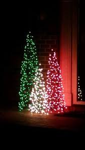 30 Amazing Outdoor Christmas Trees Ideas Outdoor Christmas Tree Decorations Outdoor Christmas Lights Outdoor Christmas Tree