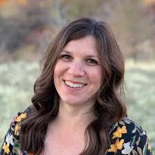 Suzy Gustafson's Instagram, Twitter & Facebook