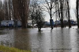 Wir bieten für alle fahrräder die in kellern oder wohnungen standen, die überschwemmt wurden, eine kostenlose reinigung an. Leverkusen Bild Hochwasser