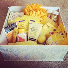Birthday Care Package Ideas For Best Friend Box Full Of Sunshine Gift Idea For A Friend Who Needs Some Cheering Up Cheerful Gift Friend Gift Fee Sunshine Gift Summer Gift Baskets Cute Birthday Gift